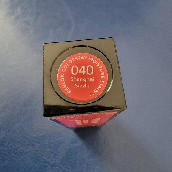 Revlon ColorStay Moisture Stain Lipstick Shade 040 Shanghai Sizzle - Picture 7 of 8